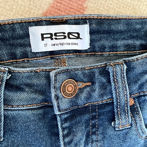 Curvy High-rise jean - Picture 3 of 5